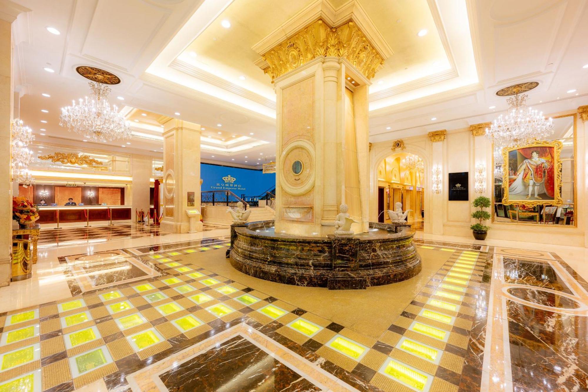 Grand Emperor Hotel Макао Екстериор снимка