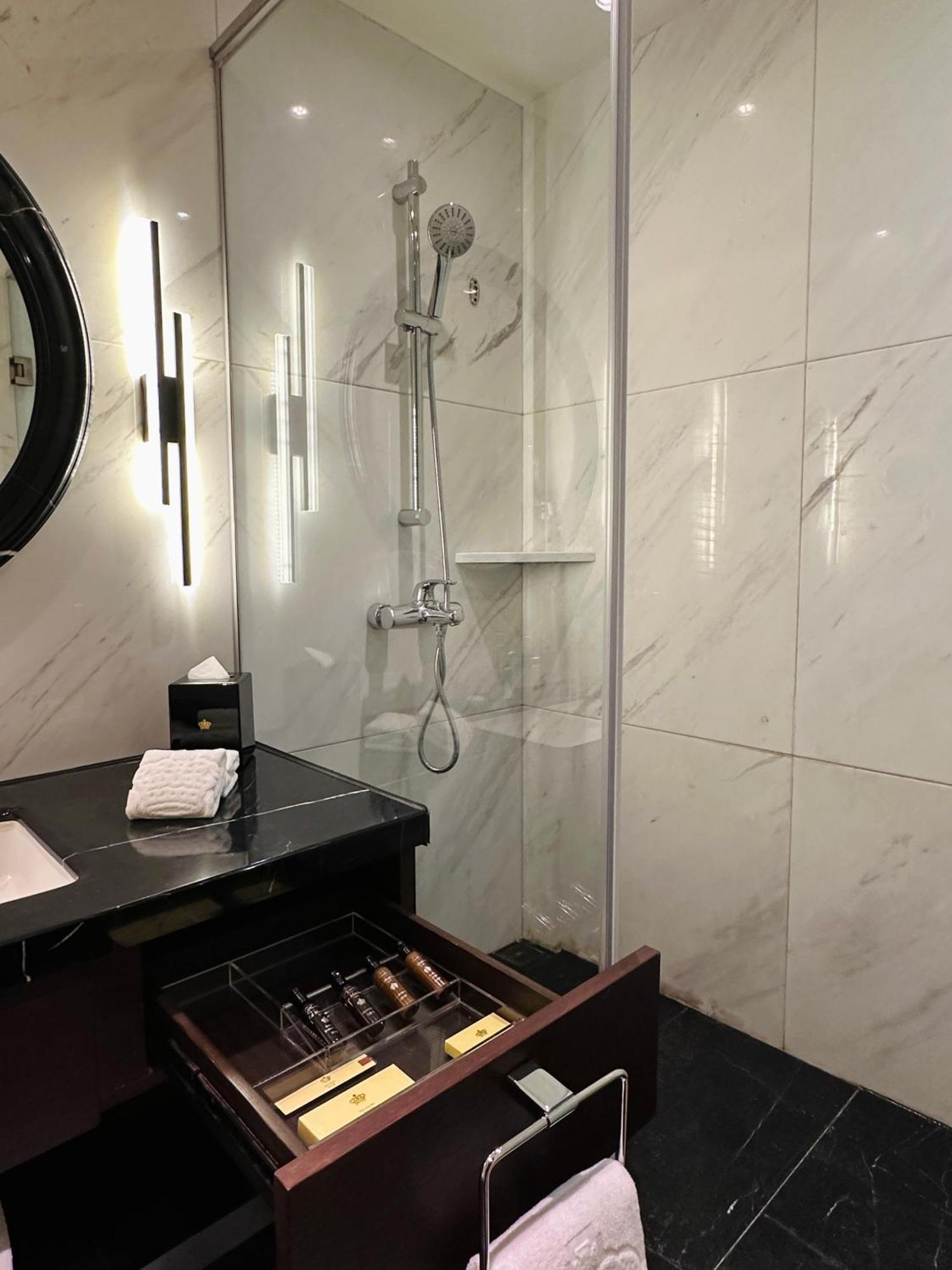 Grand Emperor Hotel Макао Екстериор снимка